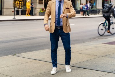 Zo draag je een blazer zonder er formeel uit te zien